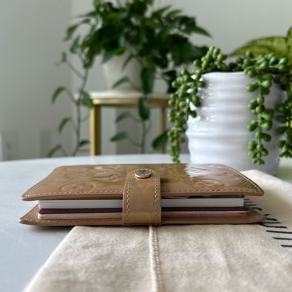 Authentic Louis Vuitton Passport Holder Monogram Vernis Agenda PM - Picture 8 of 11